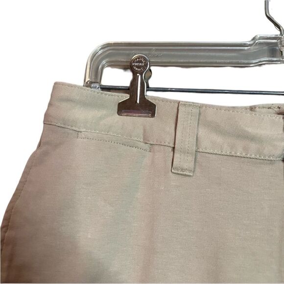 One day away beige shorts. Size 32 - Picture 9 of 12